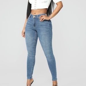 Size 7 Fashion nova Medium wash skinny jeans